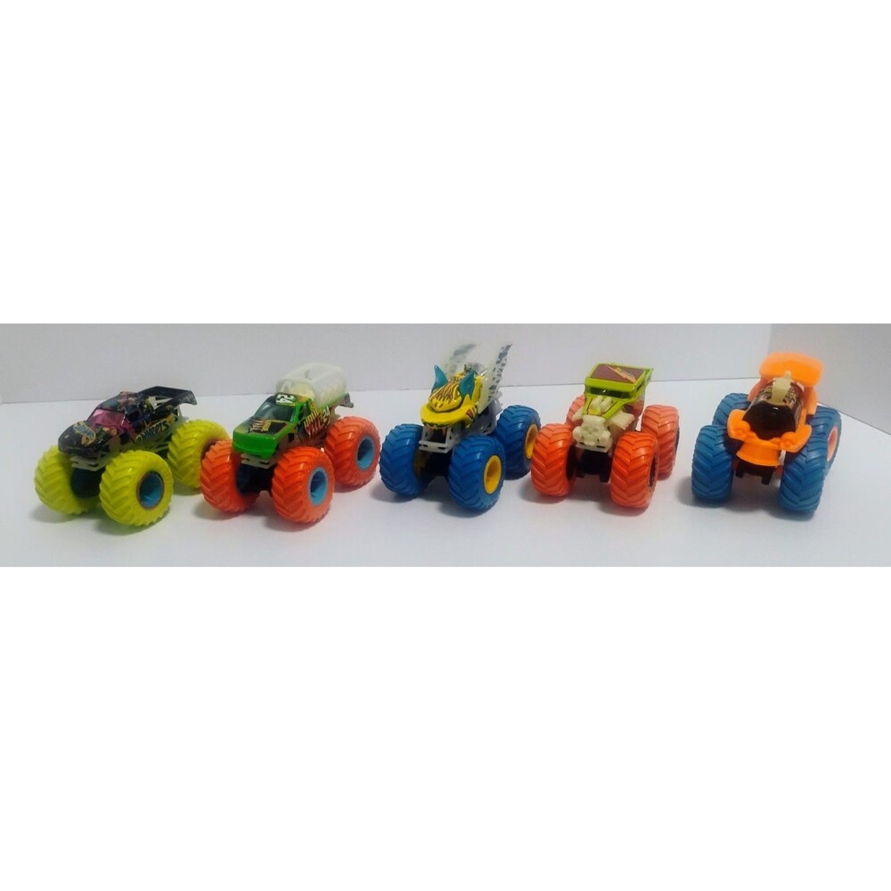 MATTEL HOT WHEELS MONSTER TRUCKS GLOW IN THE DARK LOT HAUL Y’ALL DARK BATTITUDE